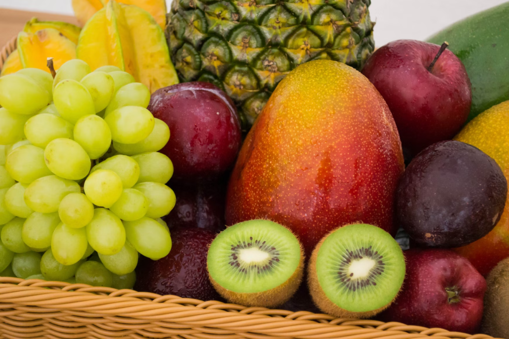 7 best pre-workout snacks that are delicious, healthy, and easy to make: 2022 the lazy gal sejal ghanate platter fruits
